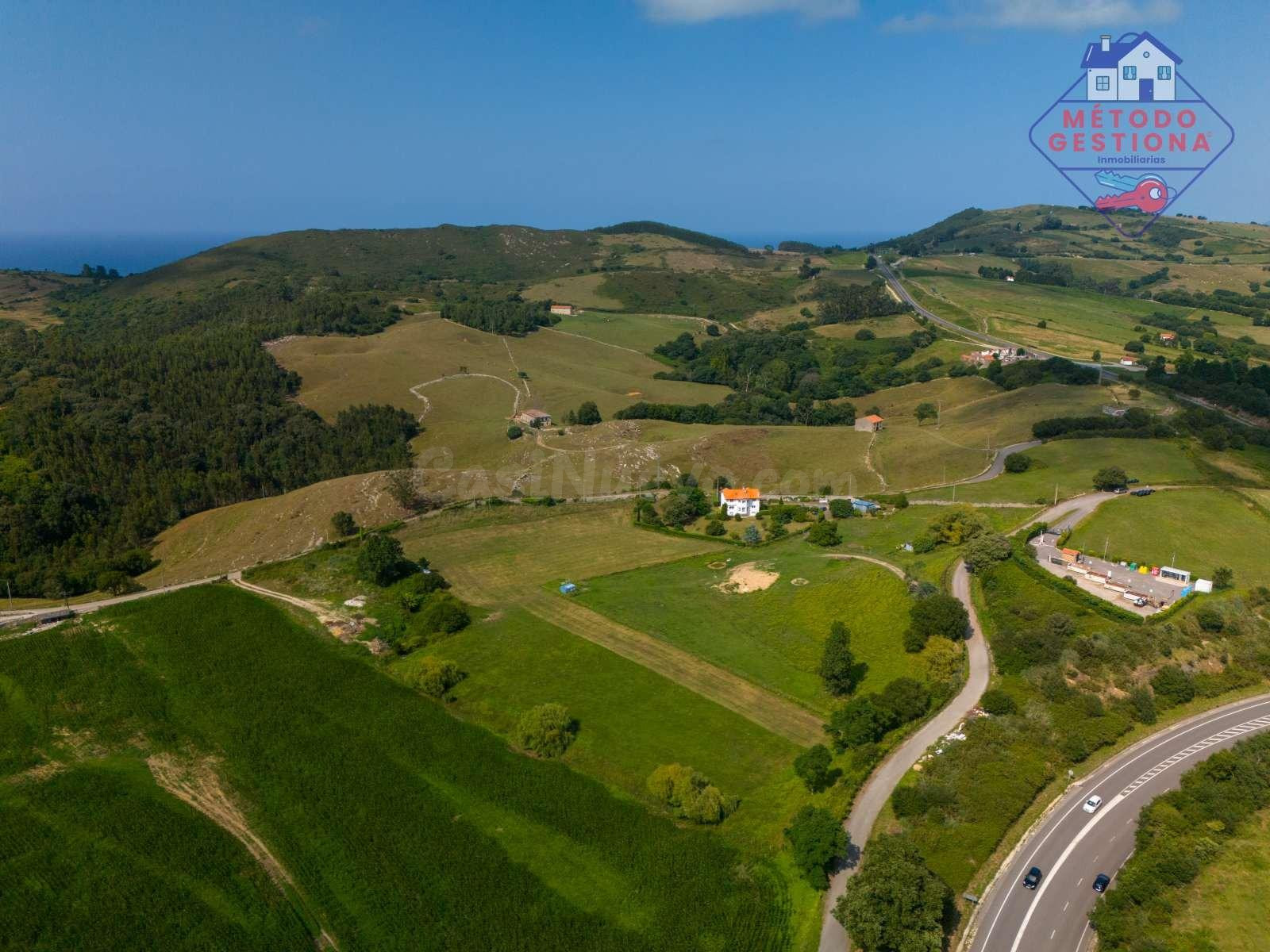 Vivienda con terreno en Arroyo, Santillana del Mar - foto 2