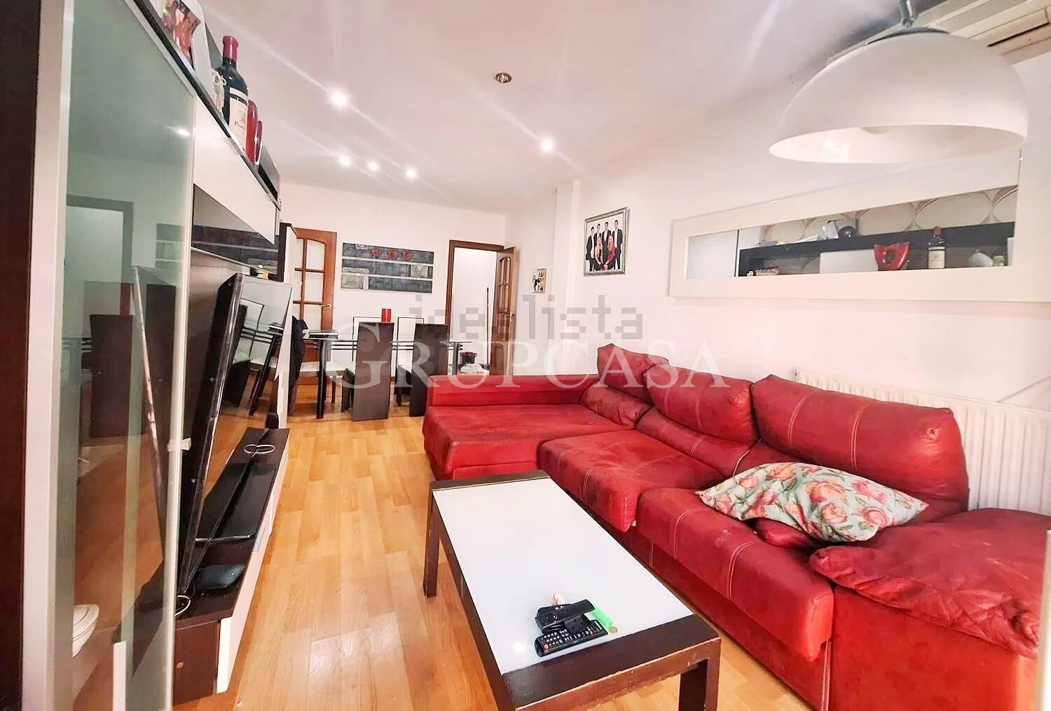 Amplio y Luminoso Piso Reformado en el Corazón de la Ciudad de 4 habitaciones y 2 baños ESCORXADOR