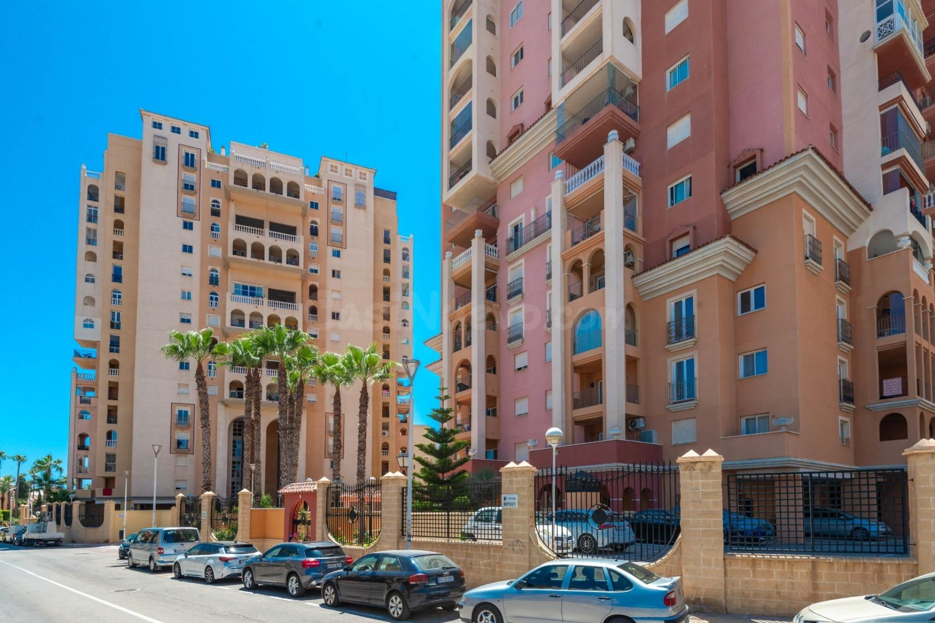 APARTAMENTO DE 2 DORMITORIOS Y 2 BAÑOS EN ATALAYAS  EN  PLAYA DE LOS LOCOS