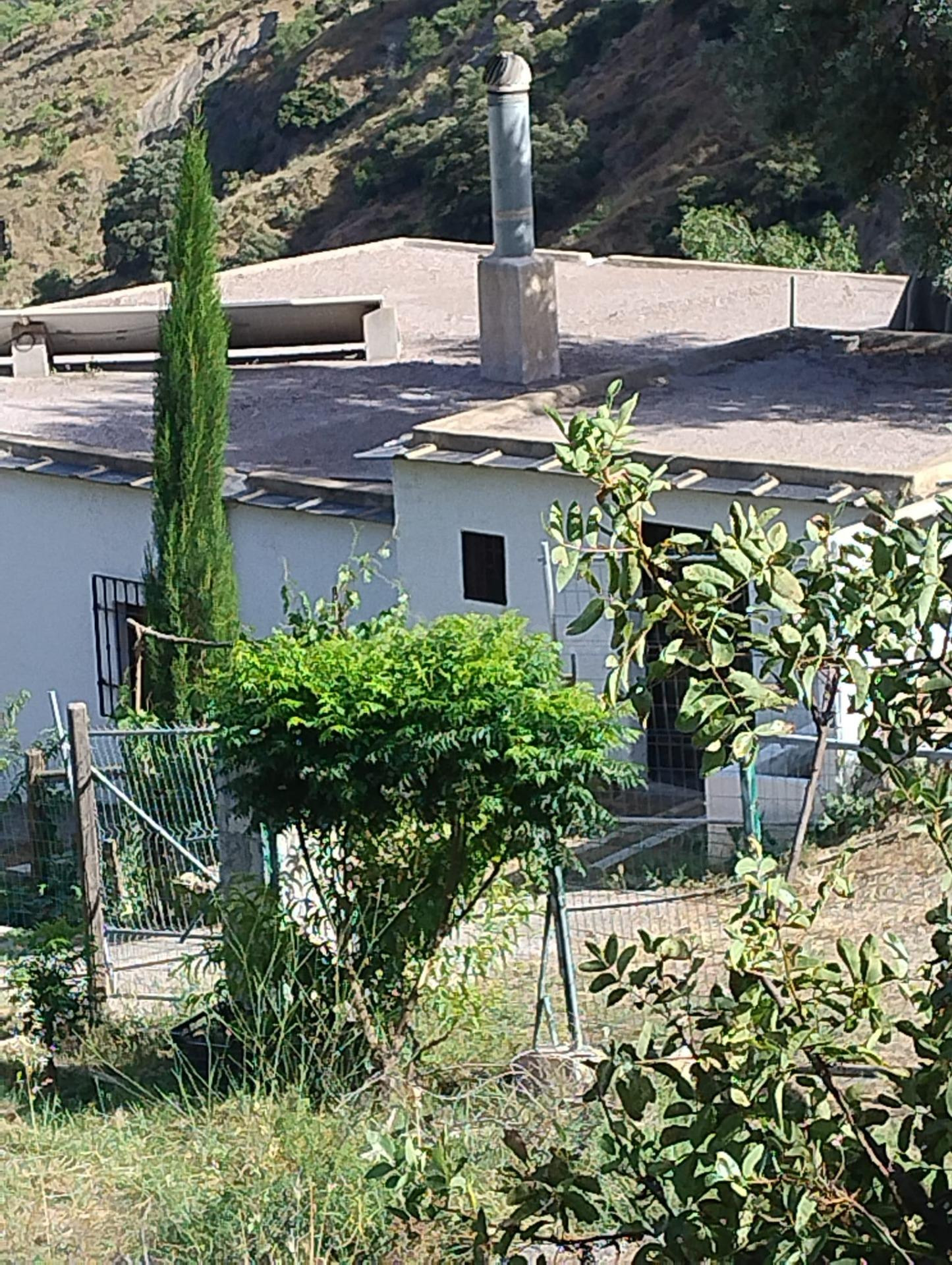 VENTA DE CASA-CORTIJO CON TERRENO EN LA ALPUJARRA GRANADINA. - foto 4