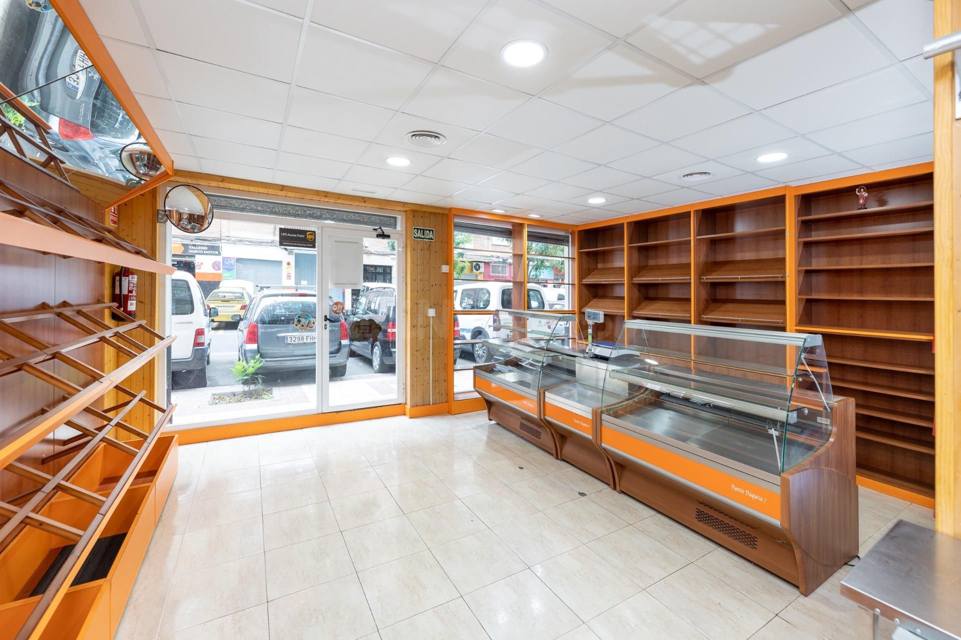 LOCAL COMERCIAL EN EL CHARCÓN
