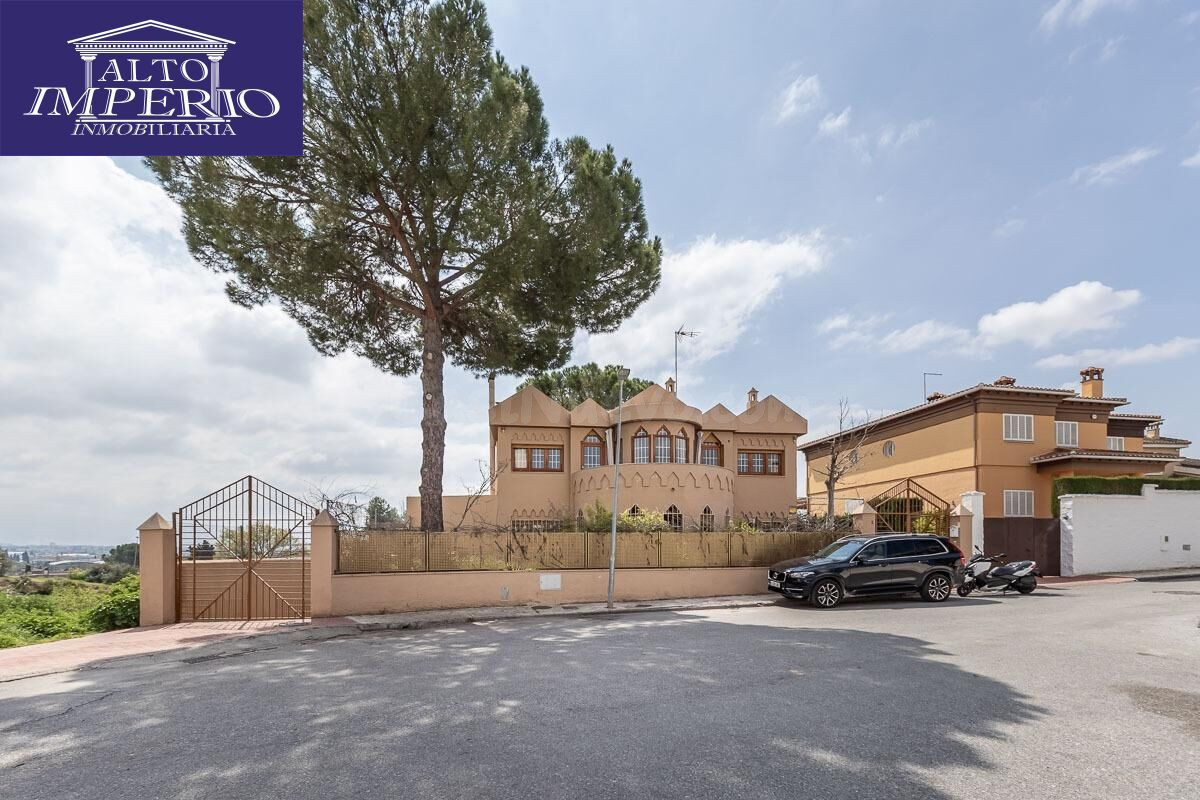 Espectacular casa independiente con piscina y grandes vistas en Monteluz (Peligros)