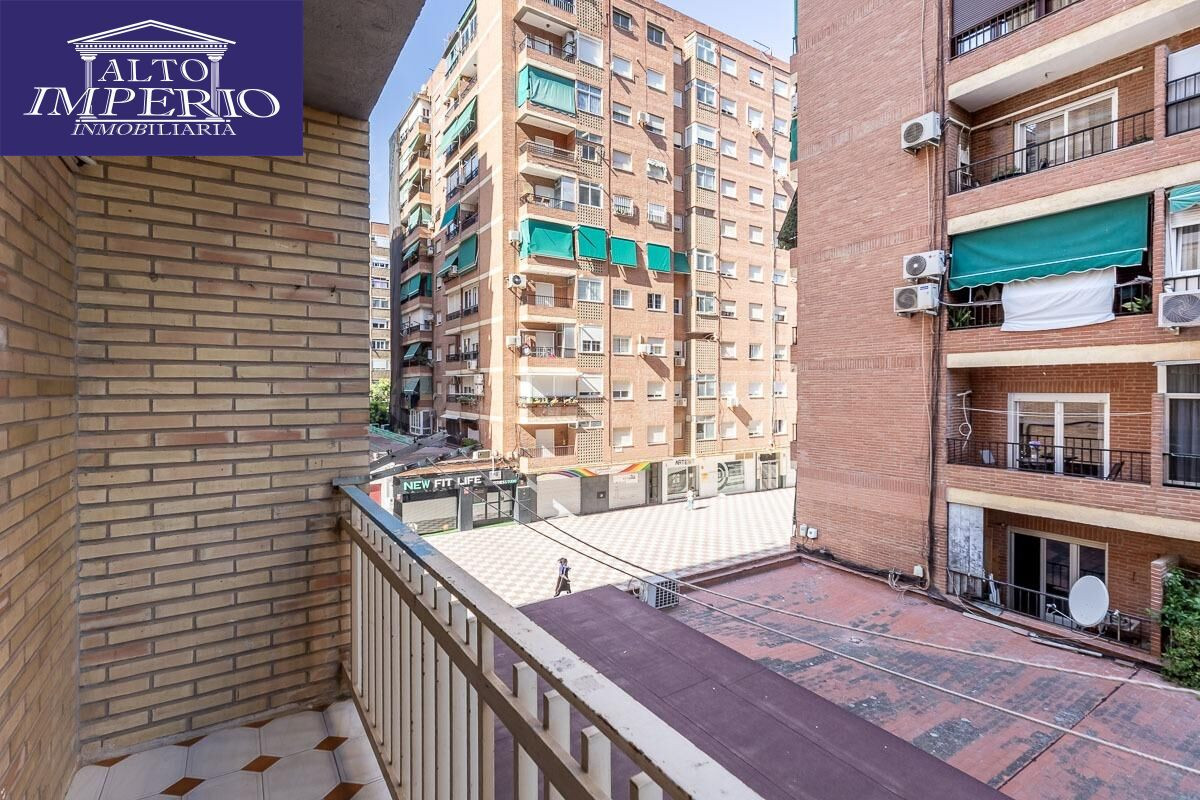 Piso de 3 dormitorios con terraza en plena zona Fontiveros