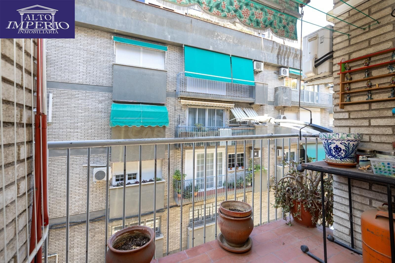 Encantador Piso en zona Alhamar, Granada - Perfecto para Tu Familia