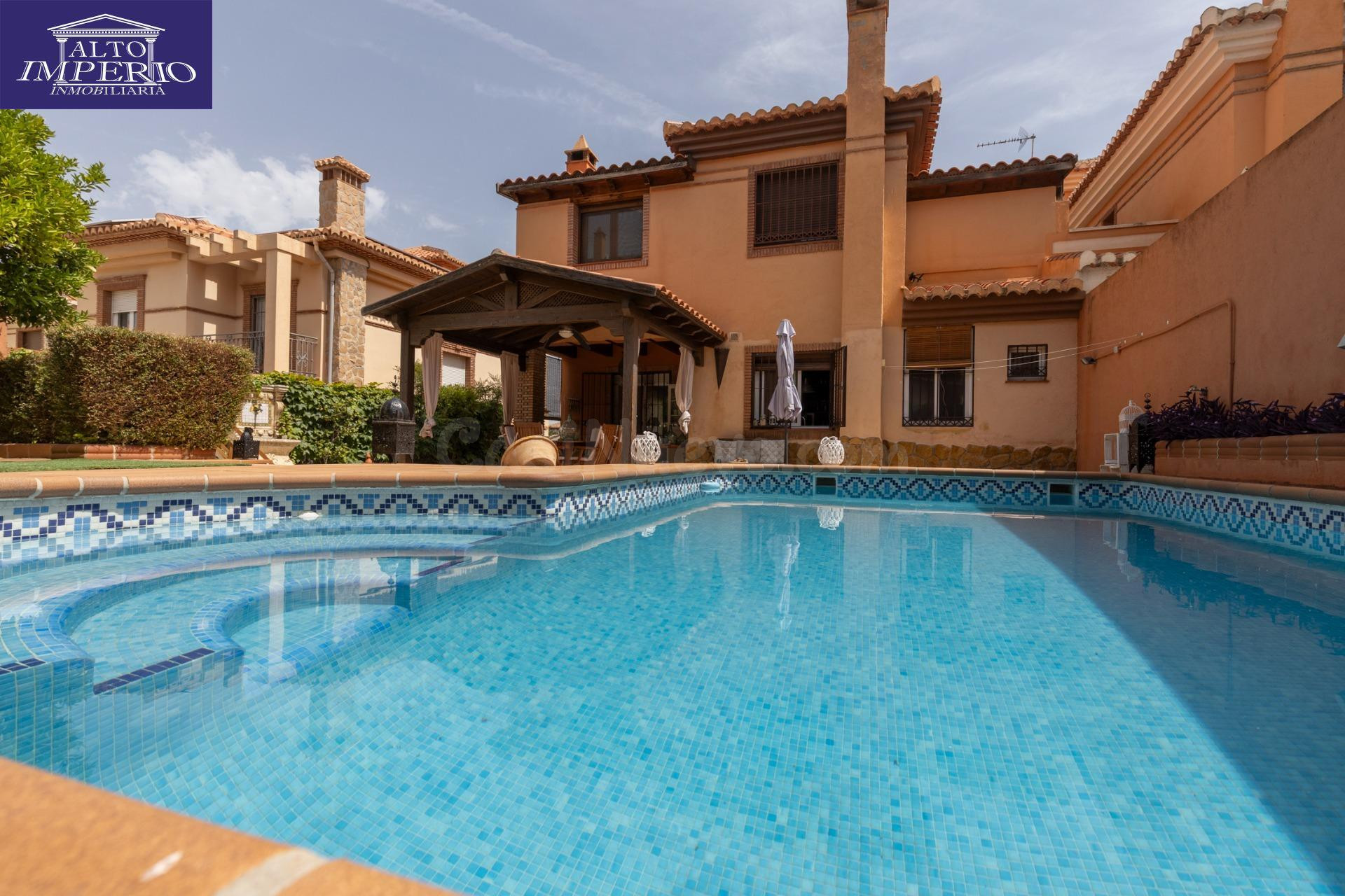 Exclusiva vivienda premium en La Zubia