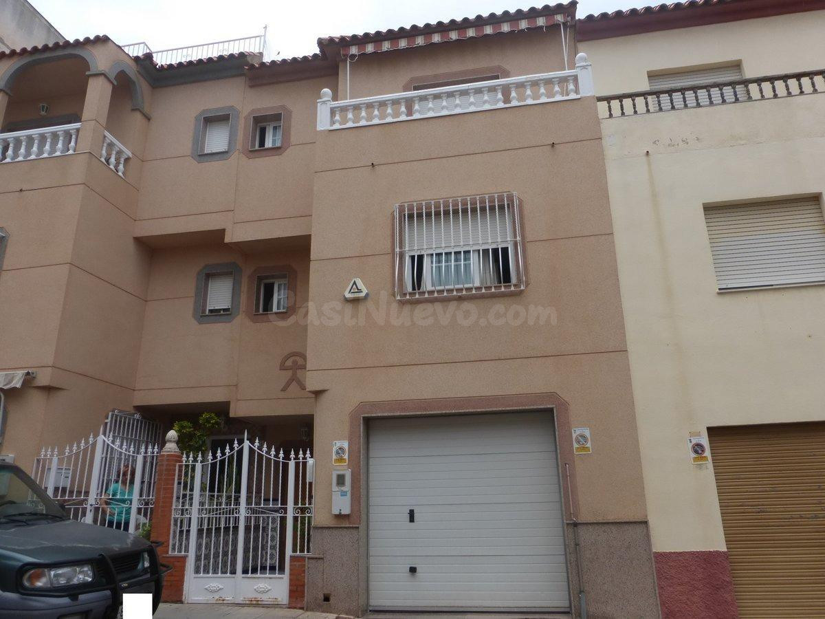 Se vende tríplex en zona Santo Domingo en El Ejido