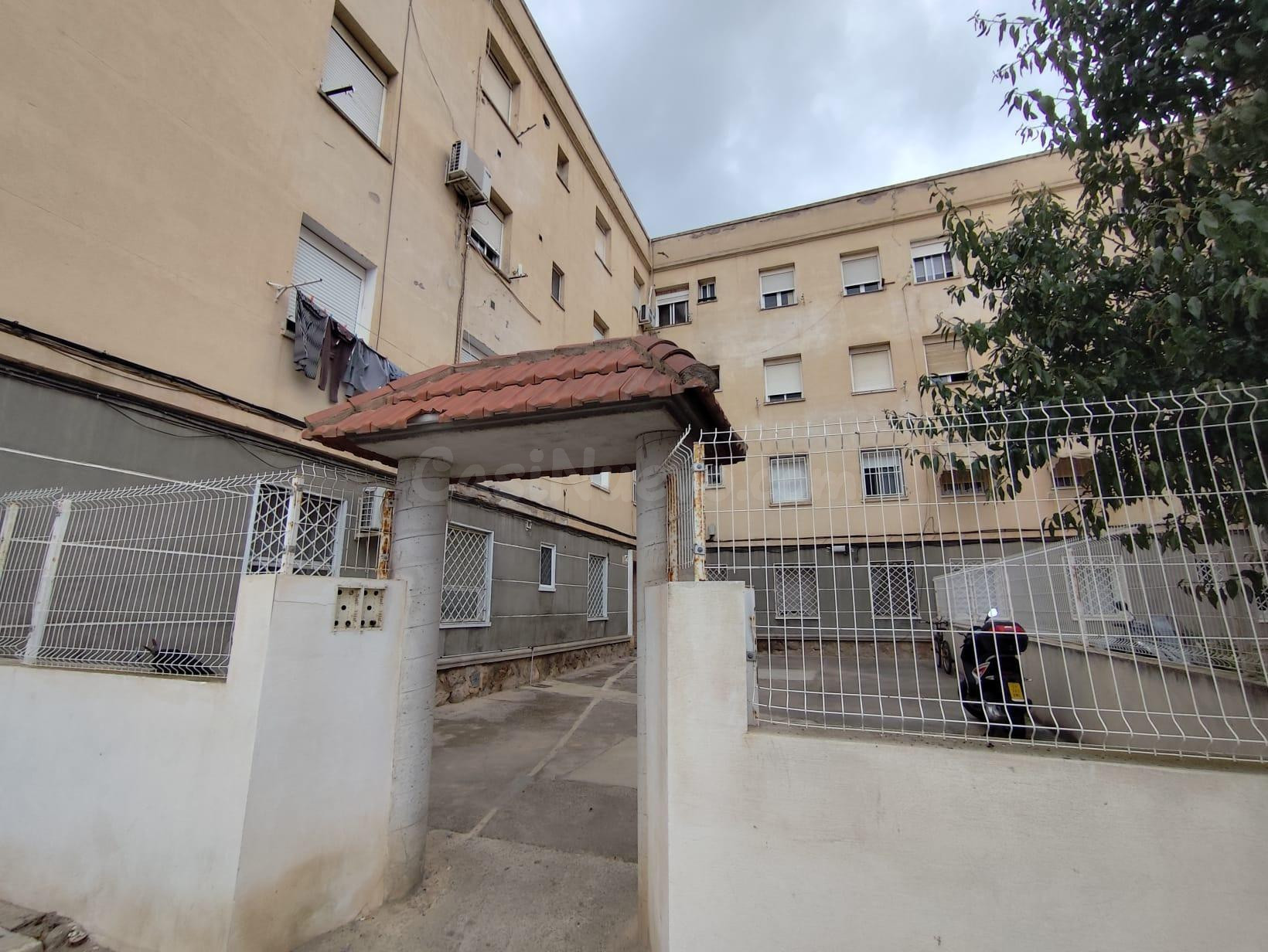OPORTUNIDAD, SE VENDE PISO BAJO EN LAS CASAS DE LA MARINA