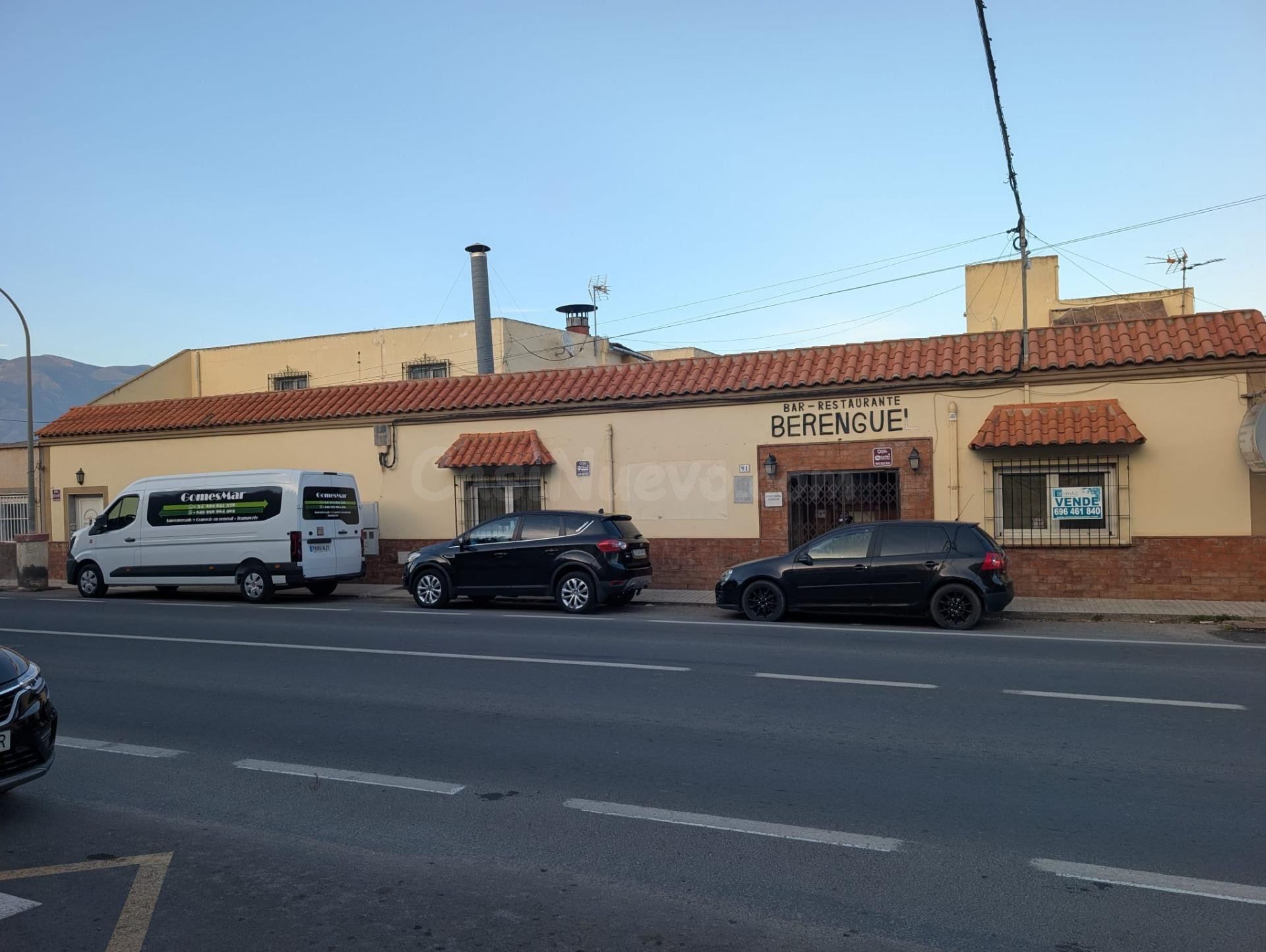Se vende edificación  de dos plantas en Las Norias de Daza, con local comercial en planta baja y vivienda en la planta alta.