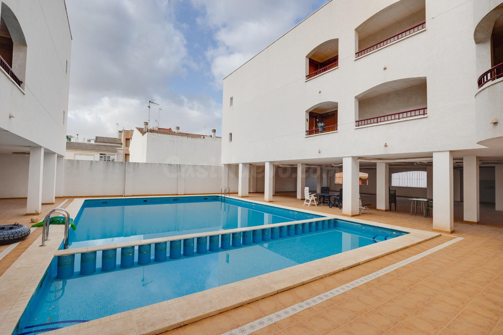 Apartamentos renovados en el centro de San Fulgencio - foto 2
