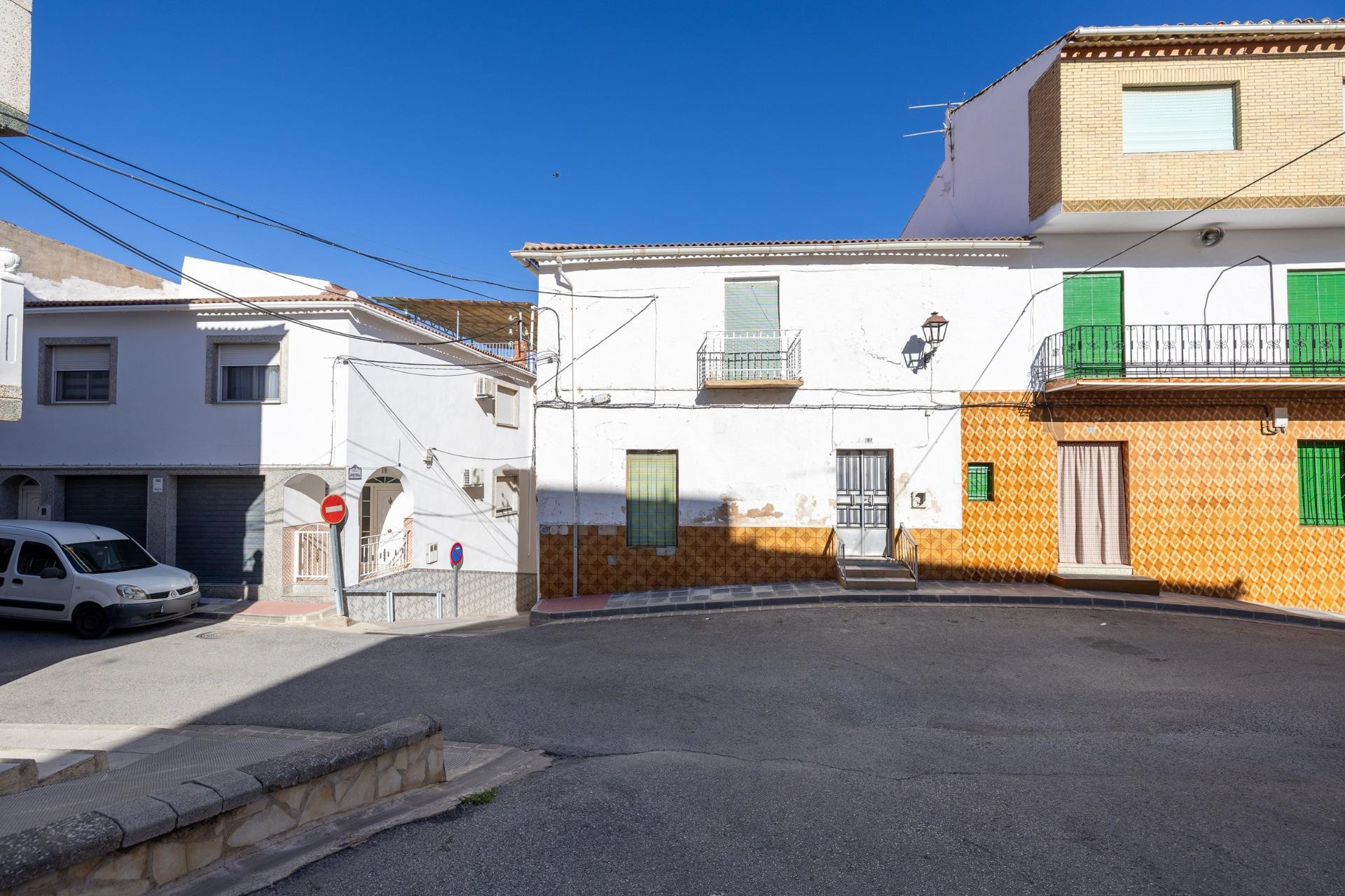 !! Amplia vivienda en pleno centro a precio irresistible!!