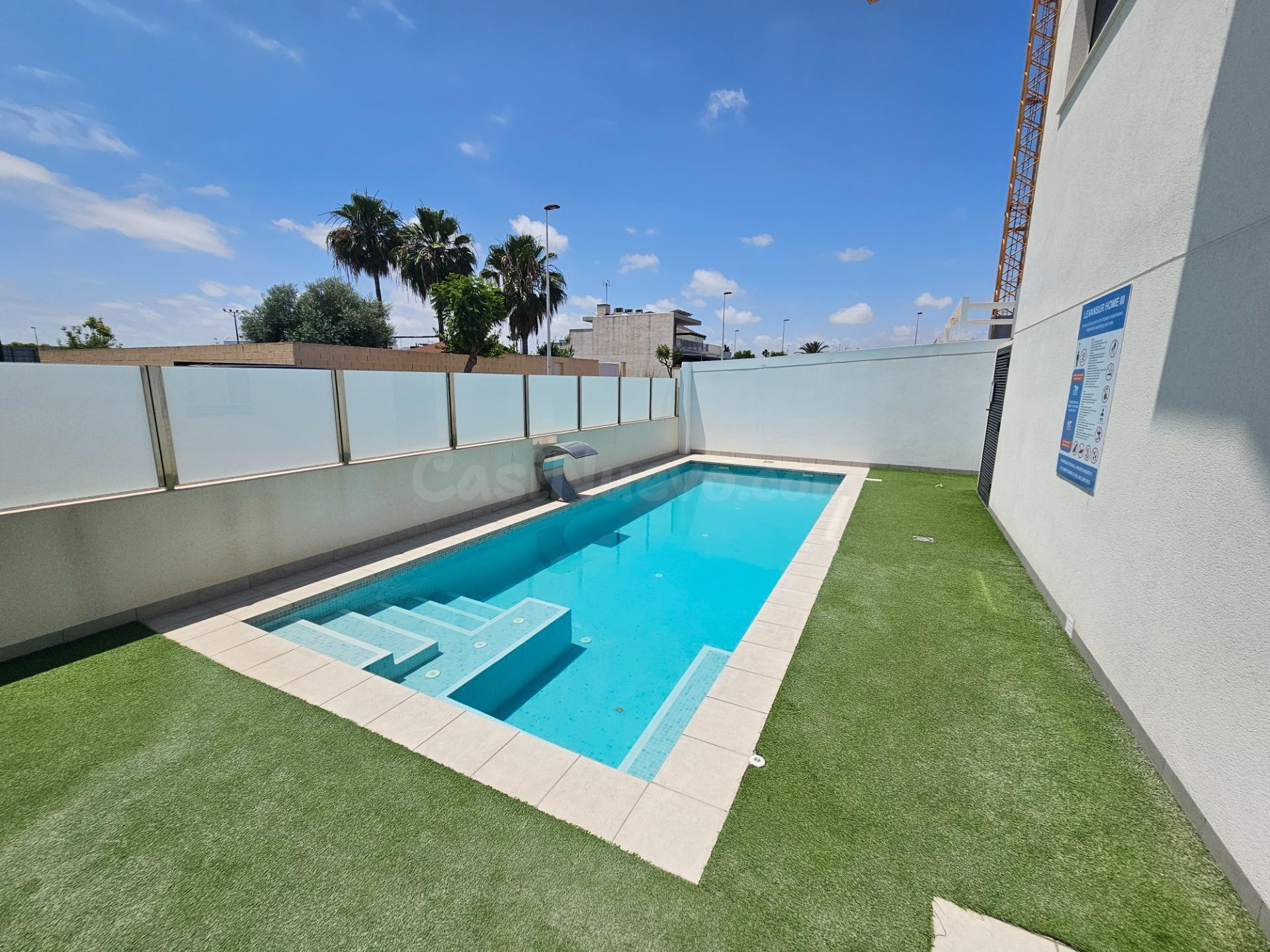 Acogedor bungalow en San Pedro del Pinatar planta baja con jardín privado y piscina comunitaria