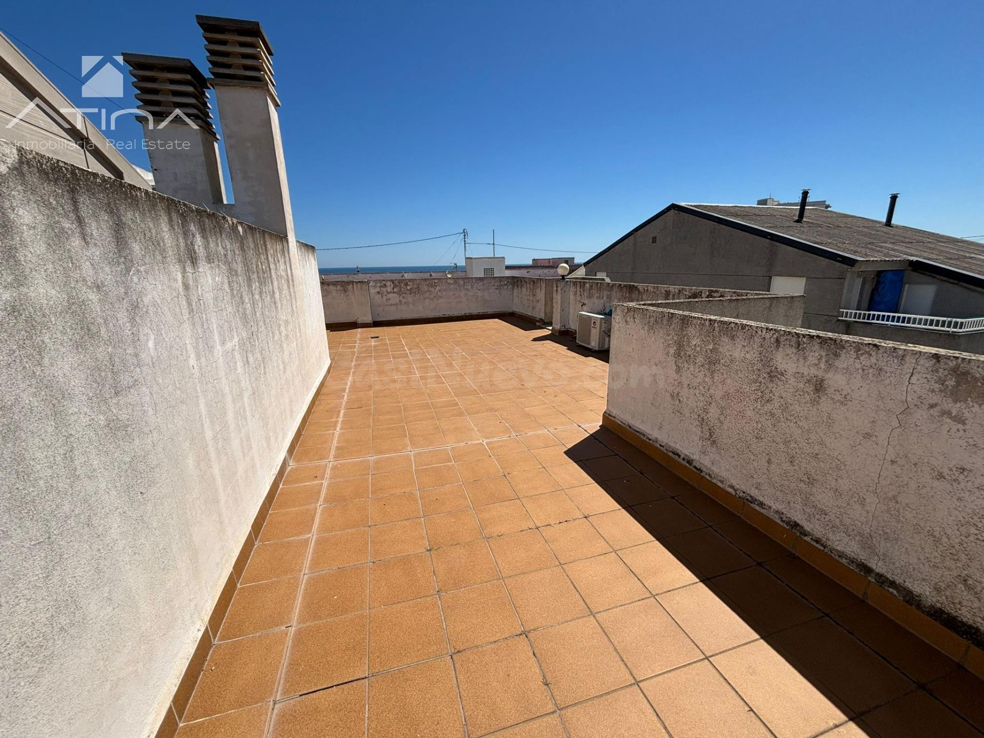 Ático dúplex, situado en la zona centro de la playa de Daimú - foto 3