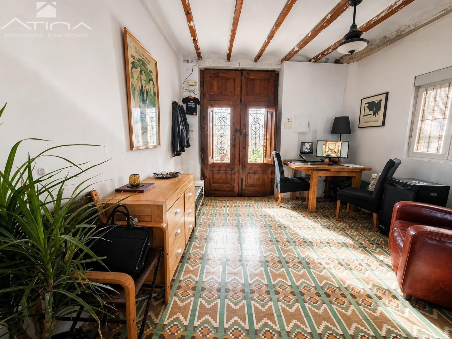 Casa de pueblo en venta en Ador con 2 terrazas y gran potenc