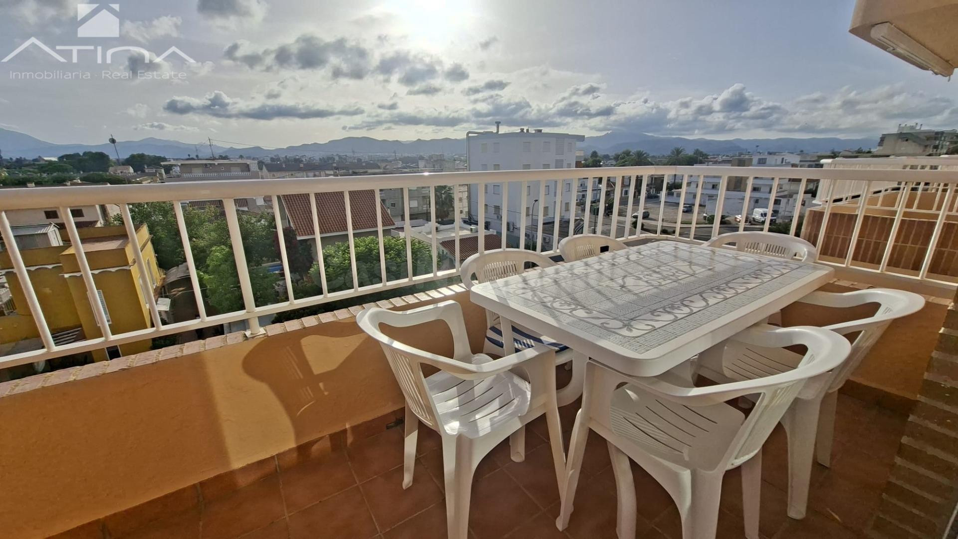 Apartamento en venta en Playa de Daimús a 250 m del mar, piscina y 2 terrazas