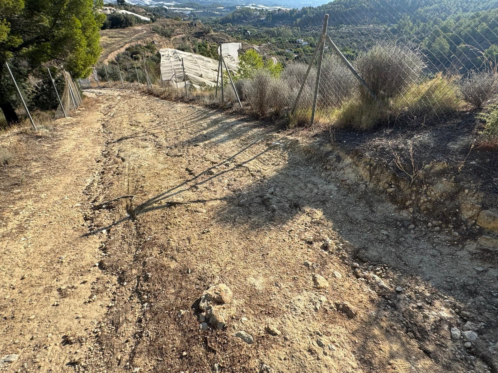 Parcela en La Nucía, Font de la Favara - foto 2