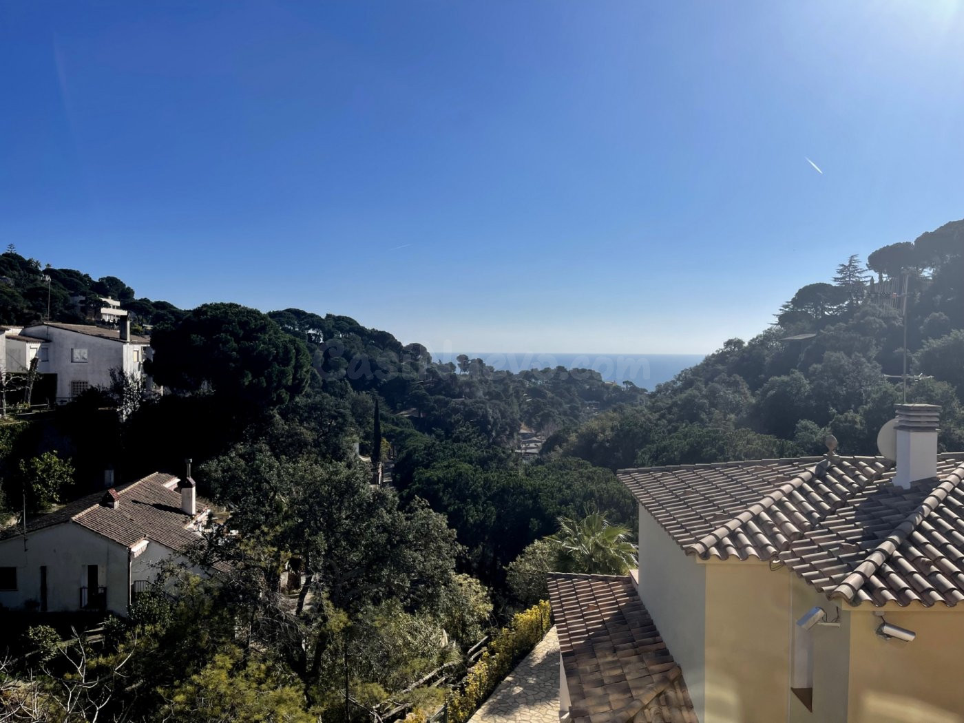 En VENTA parcela con VISTAS AL MAR