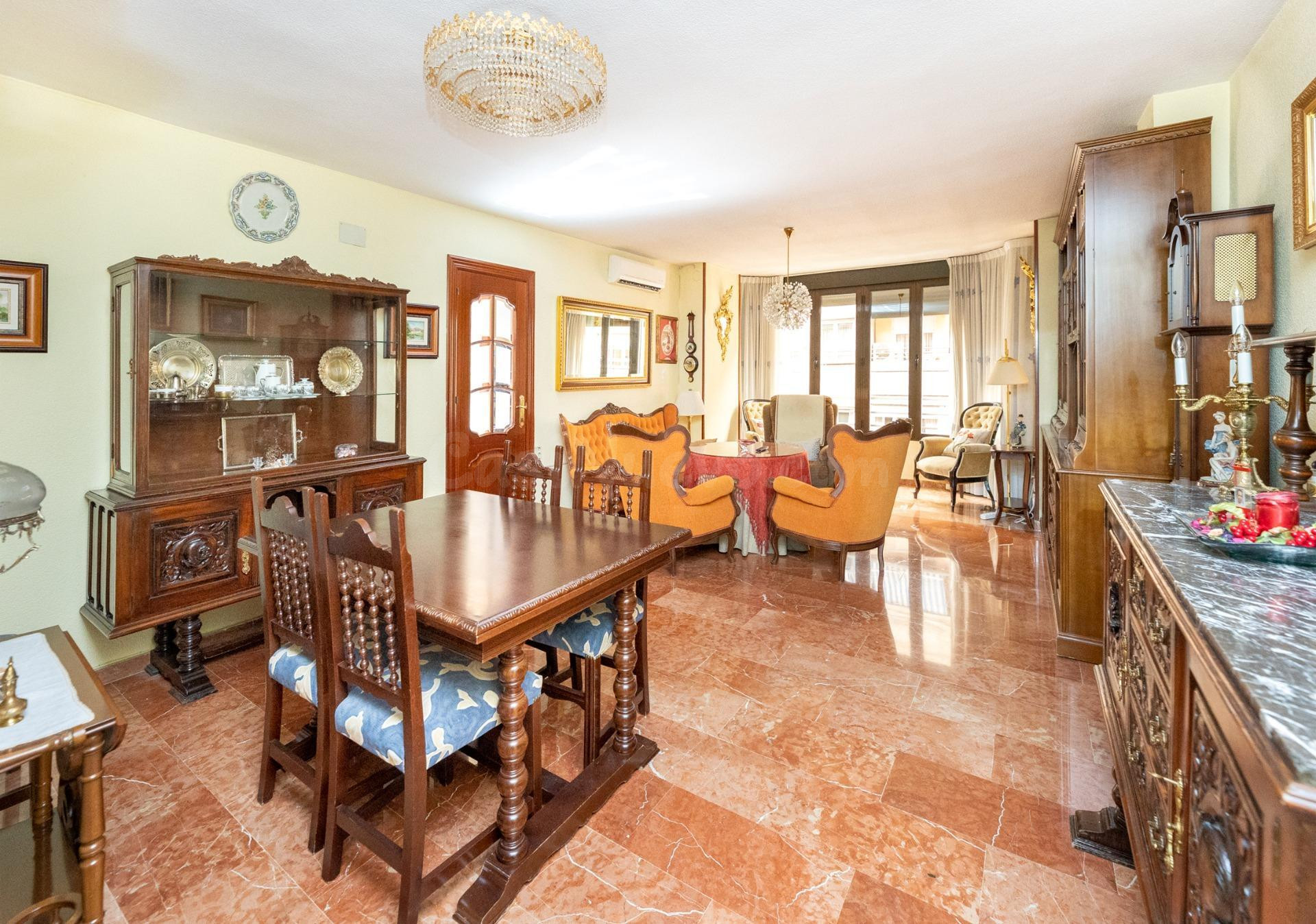 PISO DE MAS DE 150 MTRS JUNTO A EMPERATRIZ EUGENIA