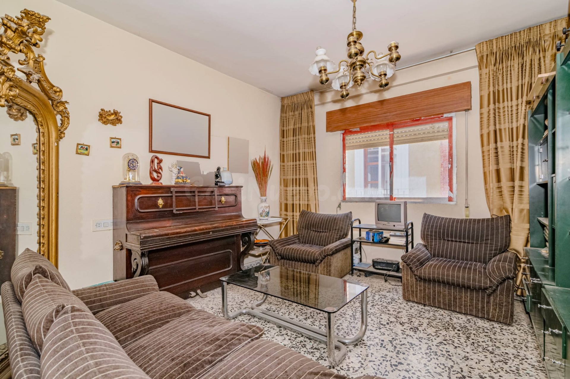 PISO DE 4 DORMITORIOS EN EL CENTRO DE GRANADA