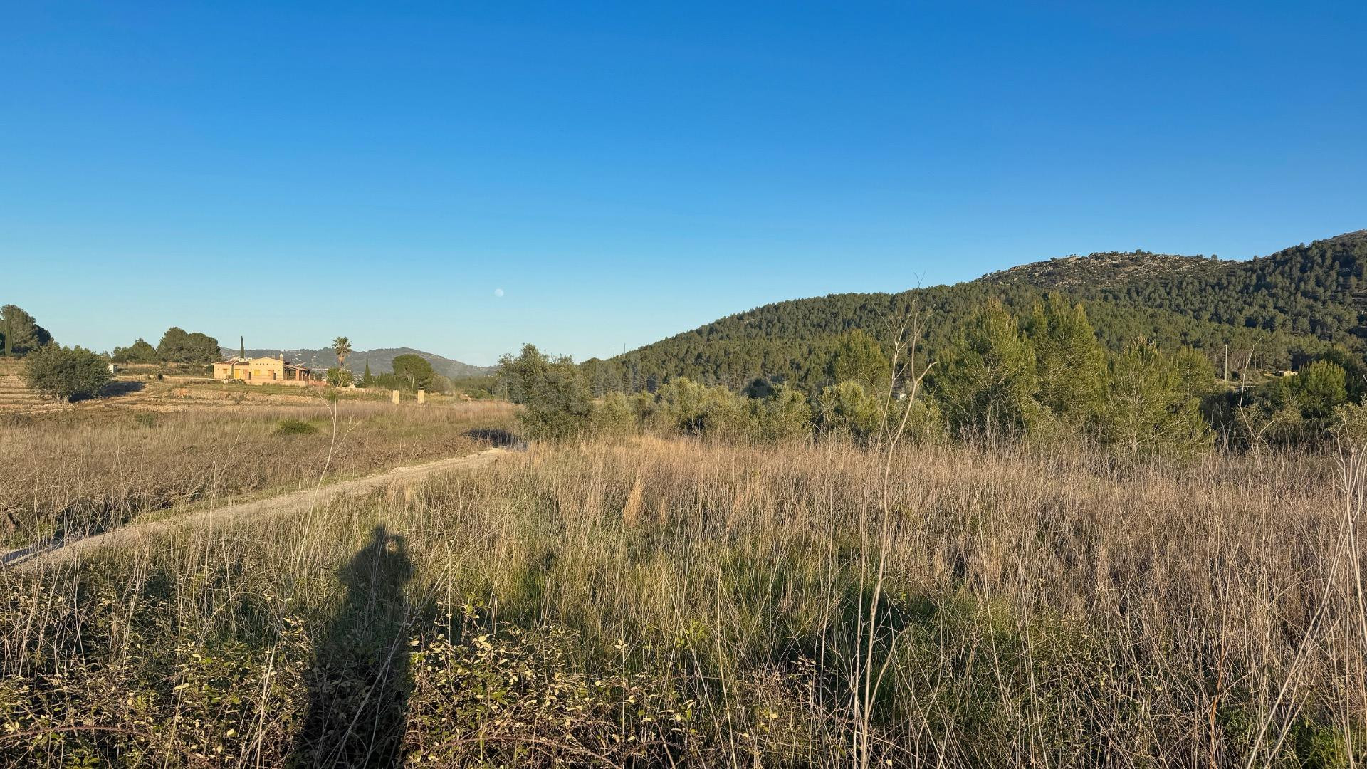 Parcela en venta en Jalón con vistas abiertas y gran potenci - foto 2