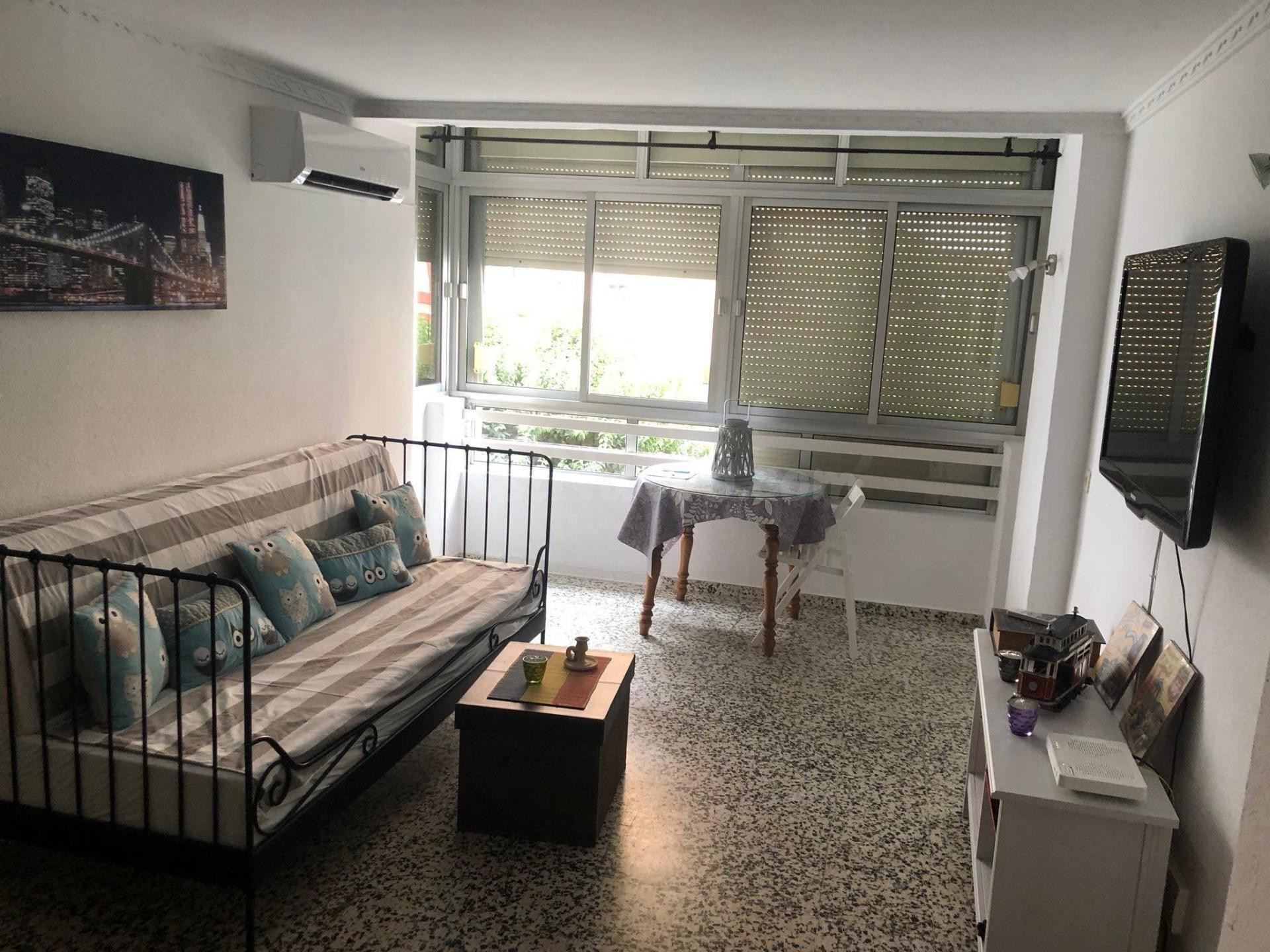 ¡Amplia vivienda exterior con ascensor en Zona Torneo!