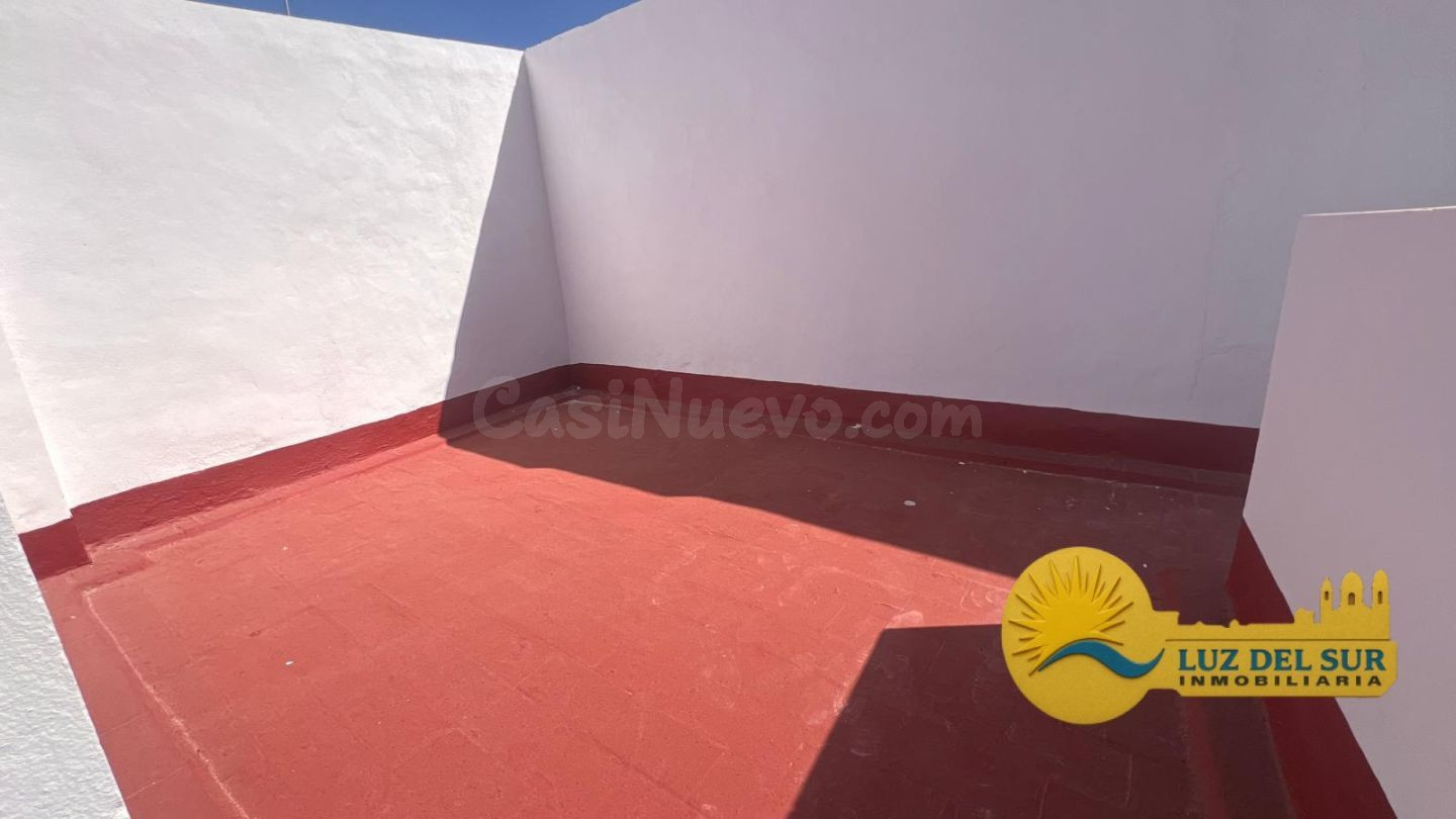 ATICO EN ZONA LA CALETA CON TERRAZA PRIVATIVA - foto 2
