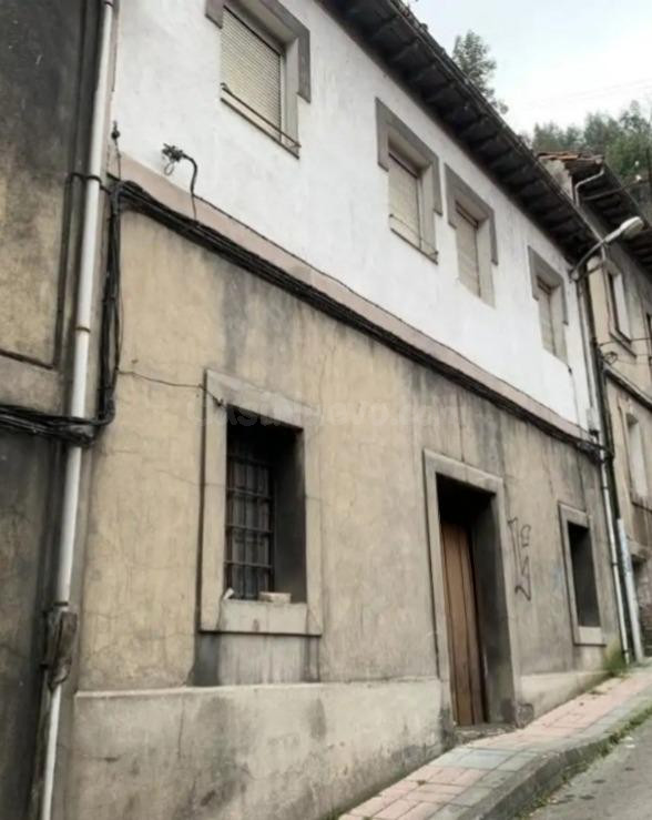 ¡Inversión Única en Mieres! Adosado para Reformar con Potenc - foto 3