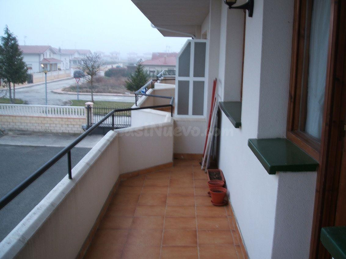 ¡Oportunidad Única en Medina de Pomar! Piso con Terraza y Pi - foto 2