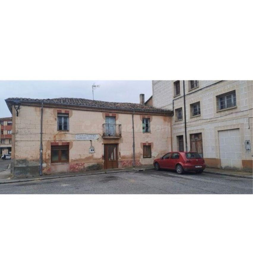 Amplia Casa de Pueblo en Villadiego - Oportunidad para Reformar