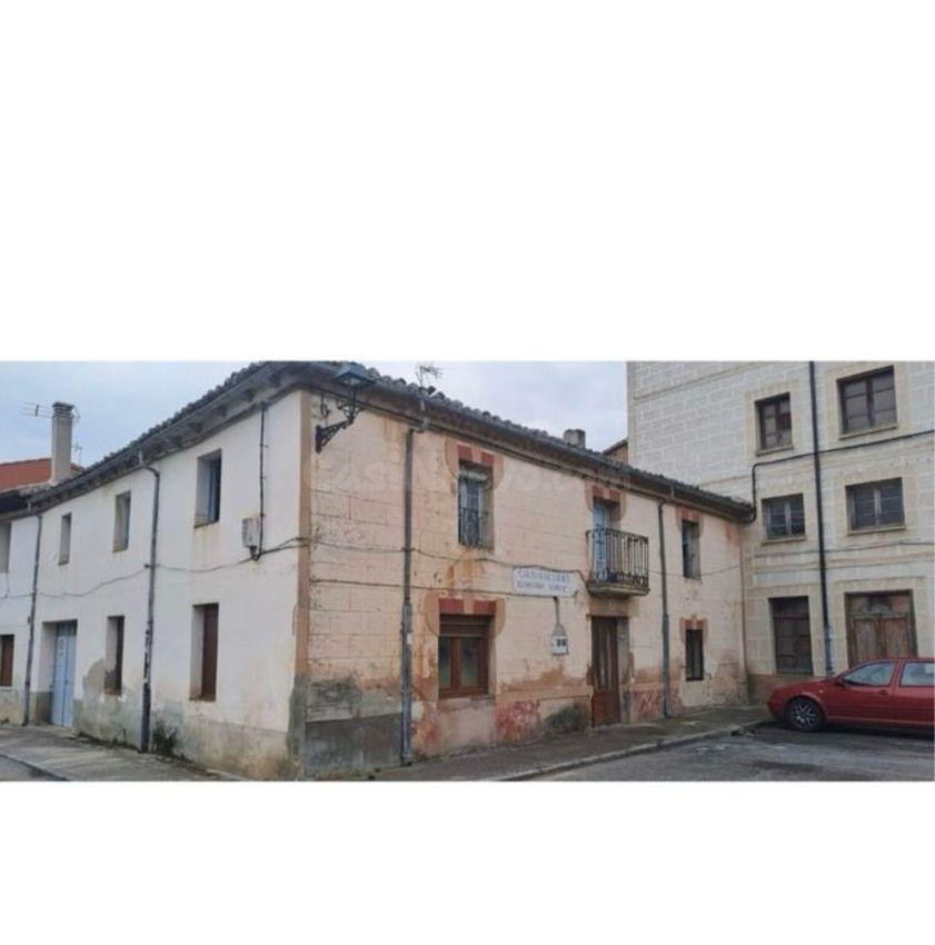 Amplia Casa de Pueblo en Villadiego - Oportunidad para Refor - foto 2
