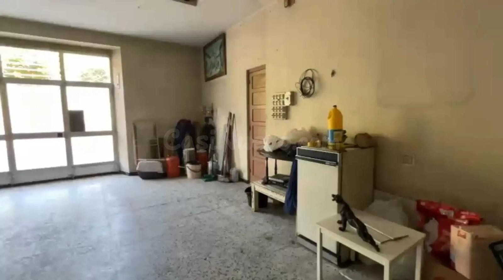 Bajo comercial de 85 m2 en Infiesto | Excelente oportunidad  - foto 2