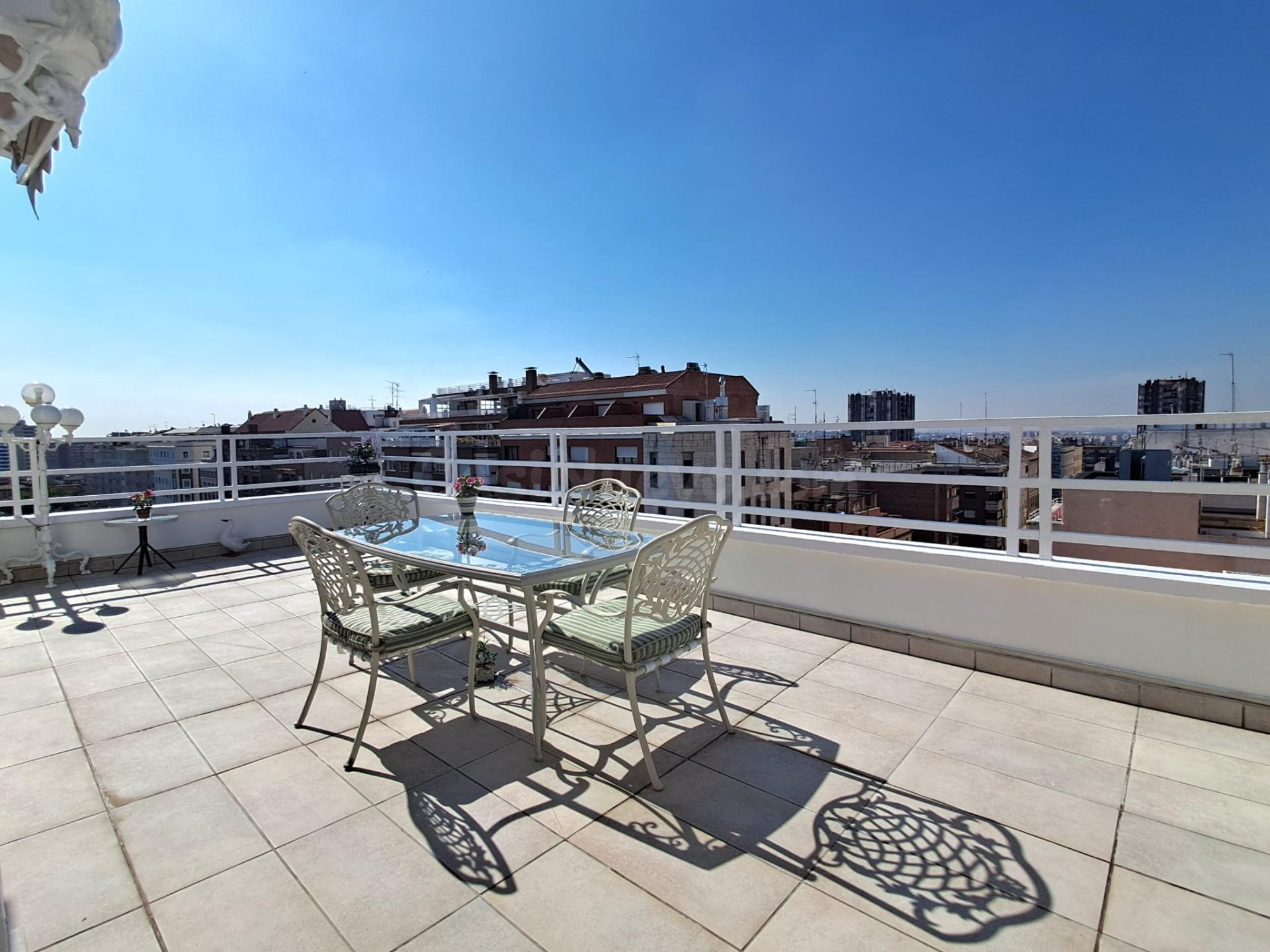 ÁTICO EXCLUSIVO CON GRAN TERRAZA JUNTO AL PARQUE DEL RETIRO  - foto 4