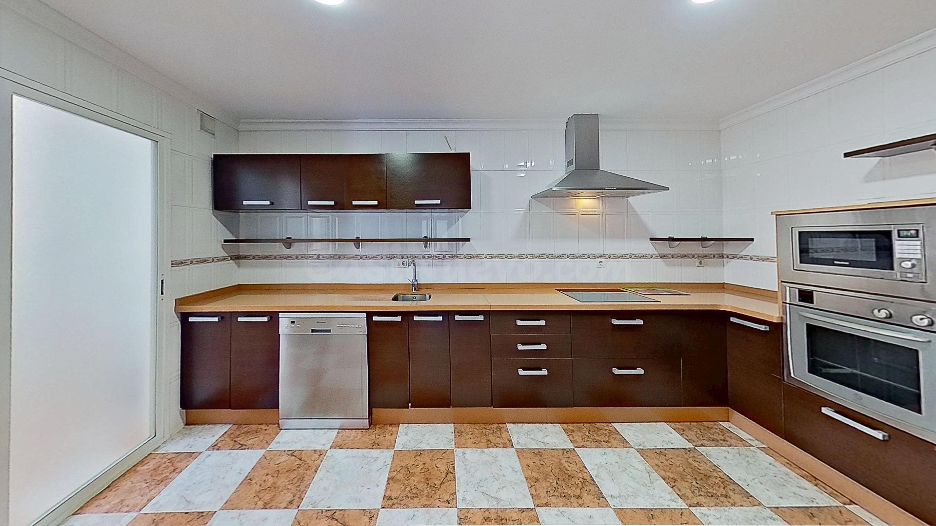 Casa amplia y luminosa con gran cochera en La Fabriquilla - foto 5