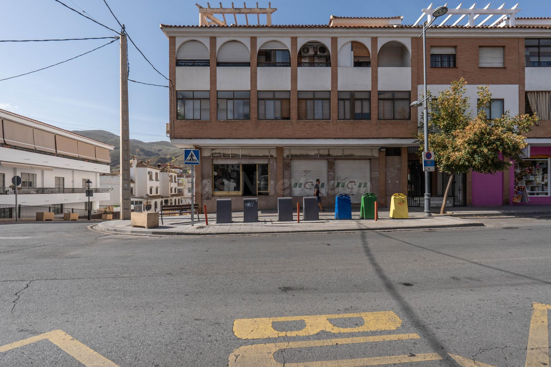 Local comercial 253m² en venta - Avda sierra nevada