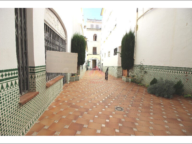 SE VENDE LOCAL EN PLENO CENTRO DE RONDA - foto 4