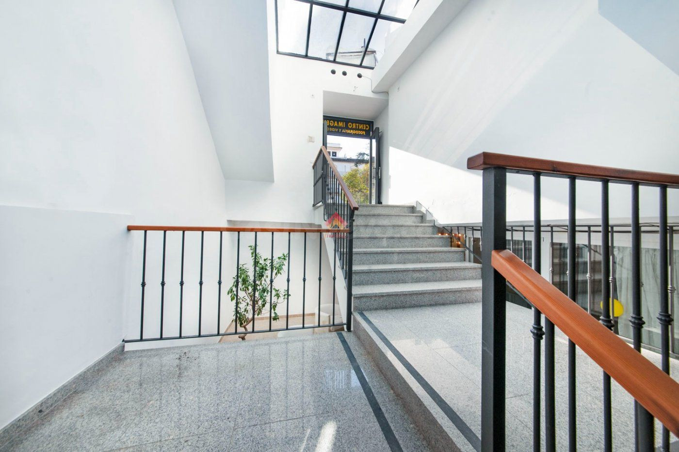 VENTA DE LOCAL COMERCIAL - foto 2