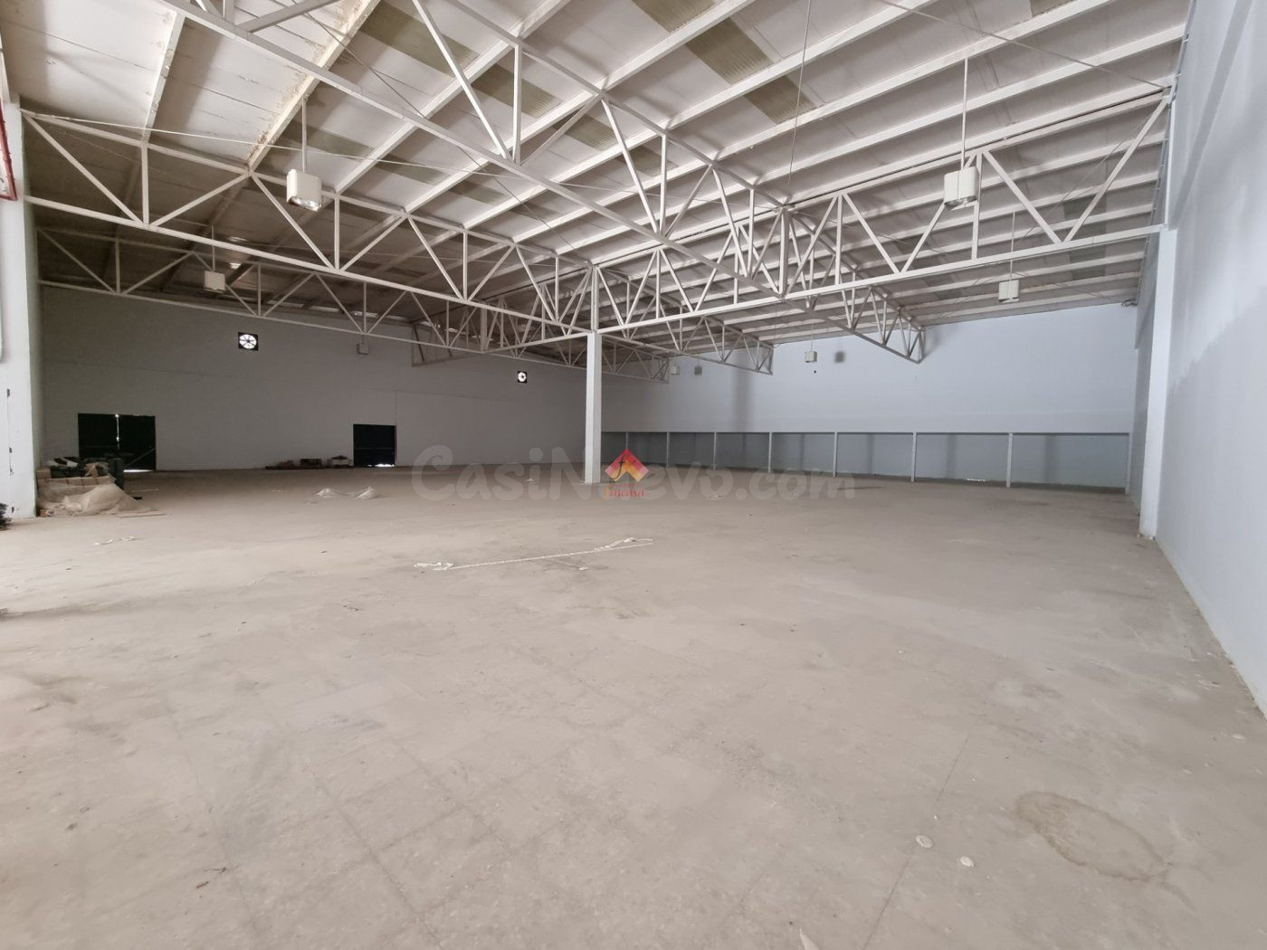 Local comercial 1400m² en alquiler - Ronda