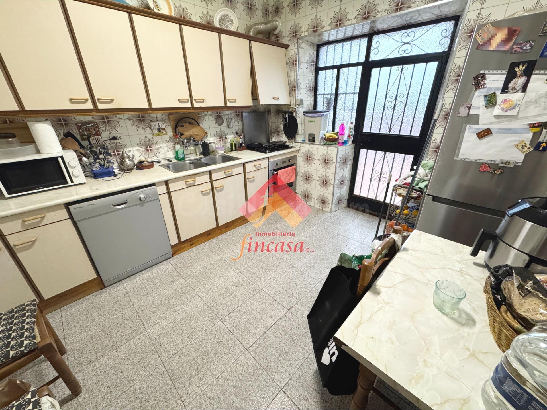 ¡¡ REBAJADA DE PRECIO !! CASA EN PLENO CENTRO CON COCHERA - foto 2