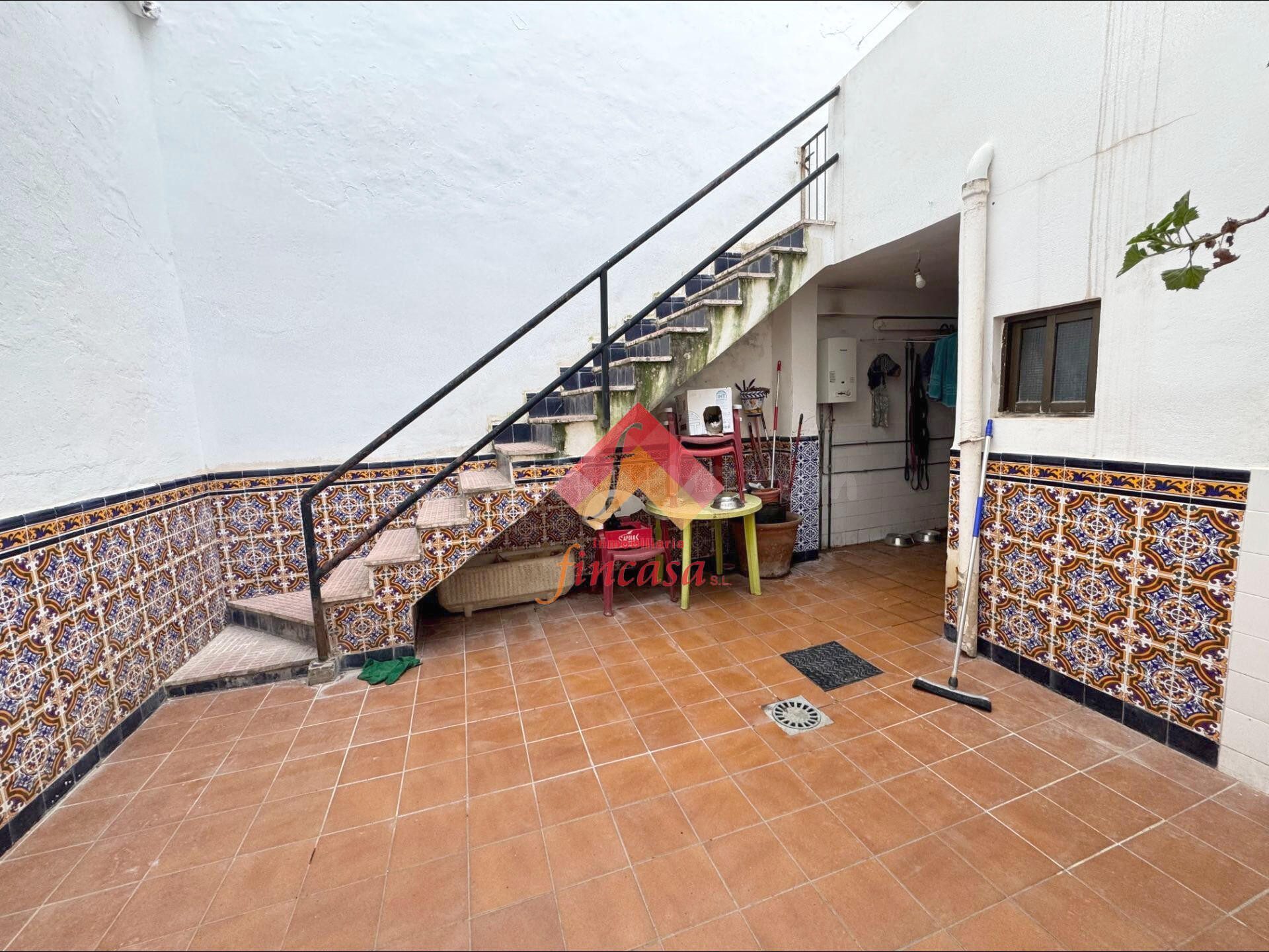 ¡¡ REBAJADA DE PRECIO !! CASA EN PLENO CENTRO CON COCHERA - foto 3