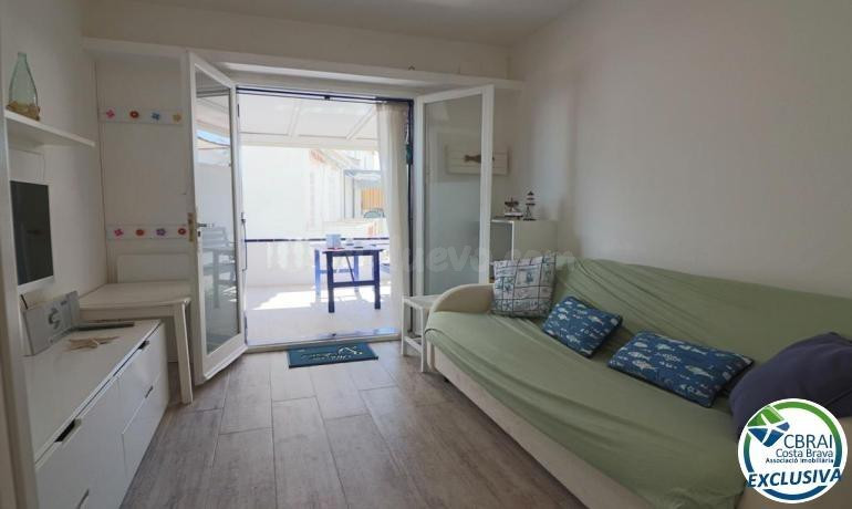 Casa con gran terraza al sur adosada ubicada en la zona de Sant Maurici en Empuriabrava