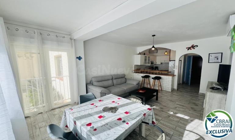 Apartamento reformado a pasos del mar con licencia turística - foto 2