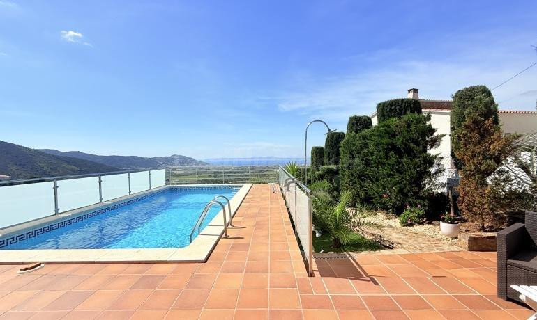 VILLA PANORÁMICA CON VISTAS AL MAR, PISCINA PRIVADA Y GRAN J