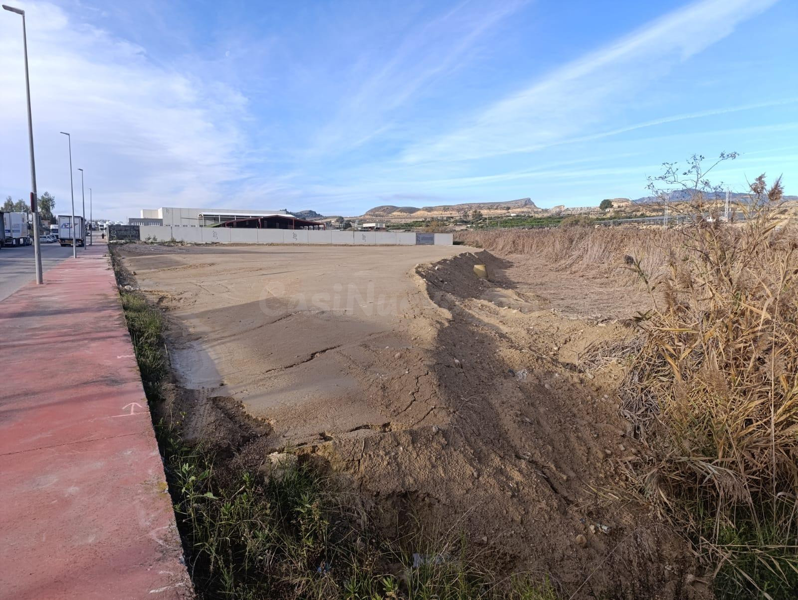 Terreno industrial urbano en el Polígono Los Torraos. Ceutí - foto 2