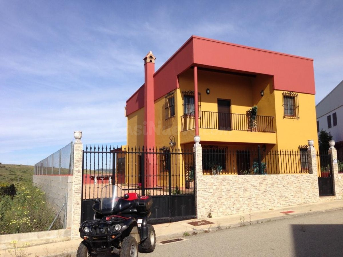 ¡EXCELENTE CASA EN EL CASTILLO DE LAS GUARDAS!