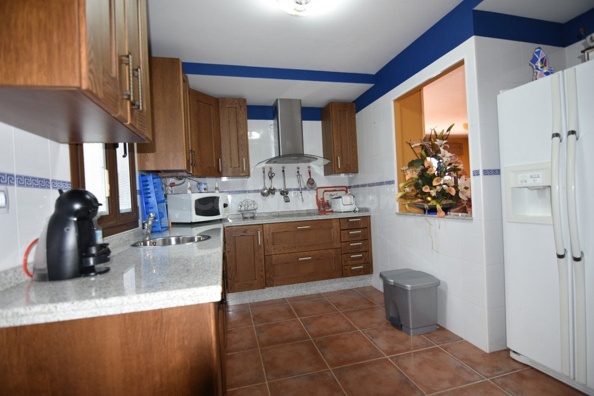 ¡EXCELENTE CASA EN EL CASTILLO DE LAS GUARDAS! - foto 4