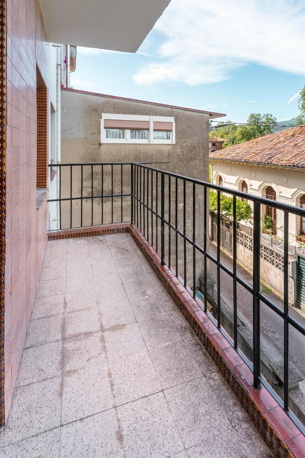 Piso 1º totalmente reformado de 89m2 con garaje y terraza en - foto 5