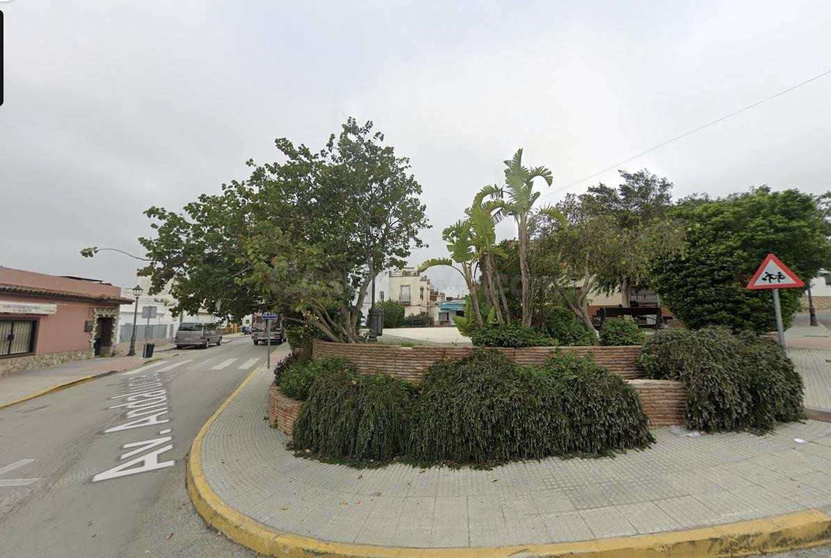 CASA EN BENALUP