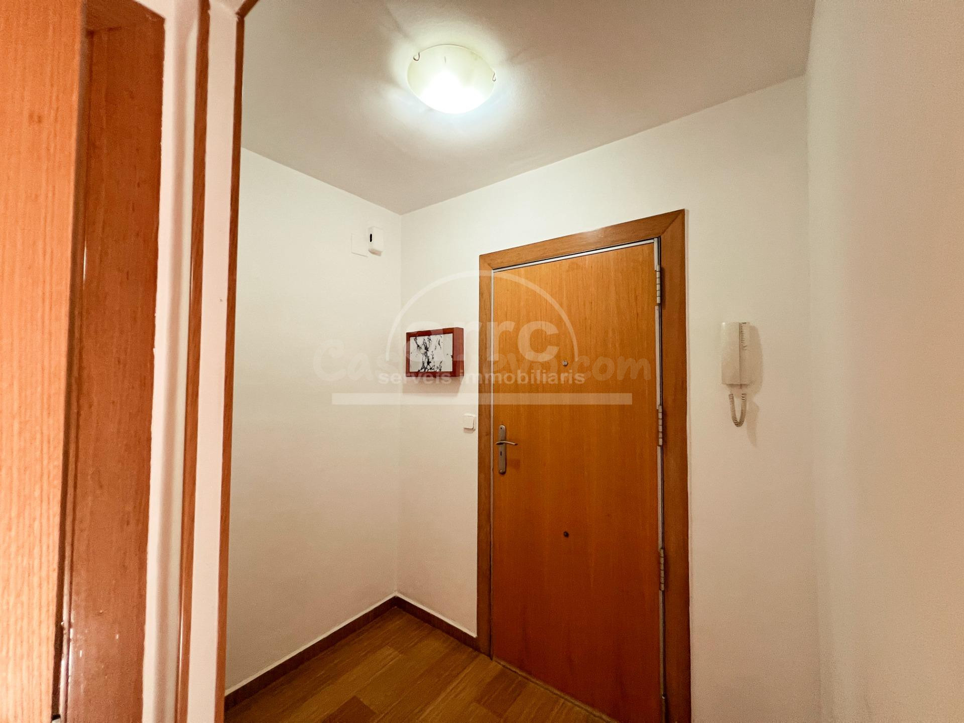 Ático con terraza privada de 60 m2, cerca del mar y de la es - foto 2