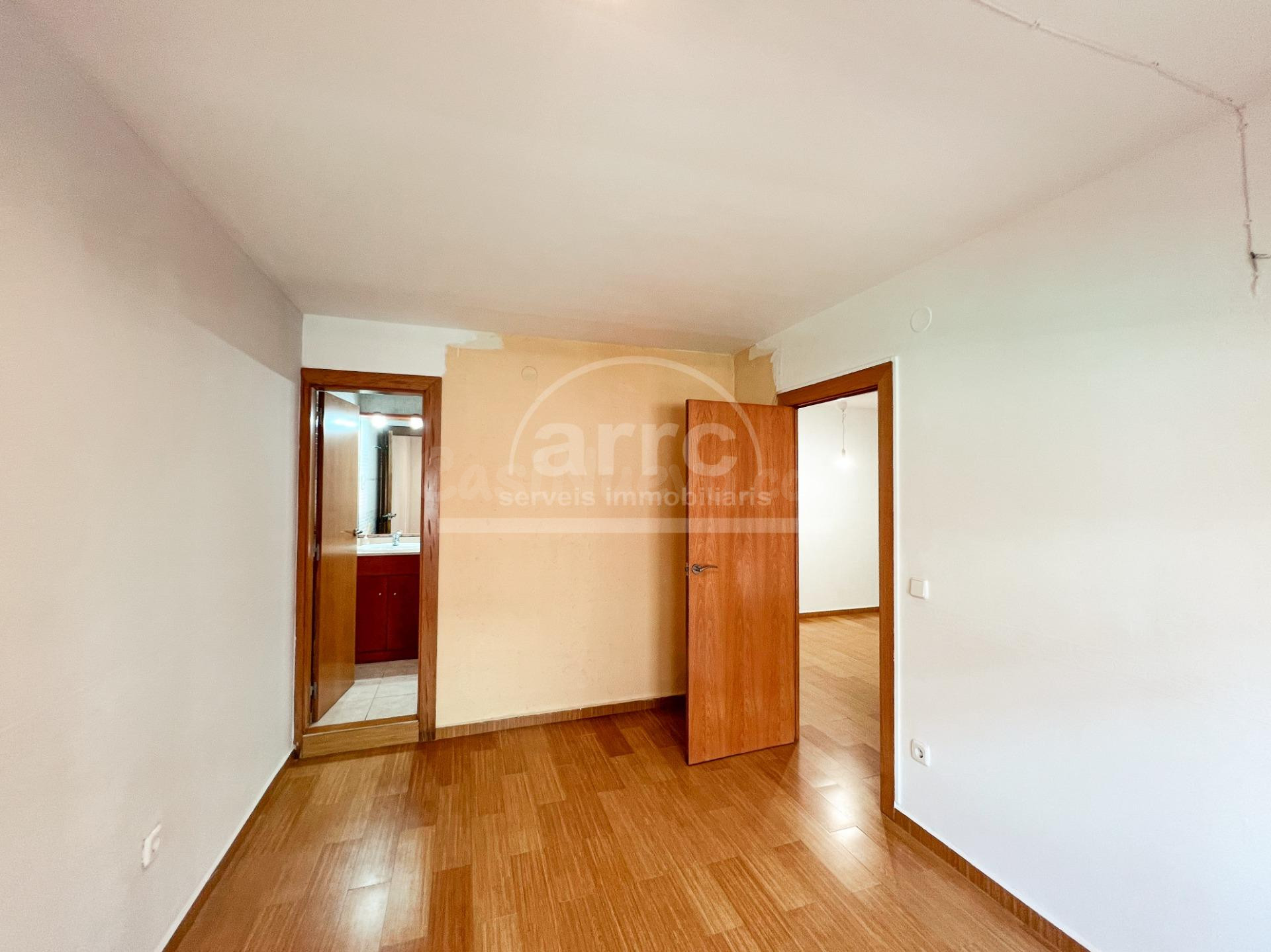 Ático con terraza privada de 60 m2, cerca del mar y de la es - foto 4