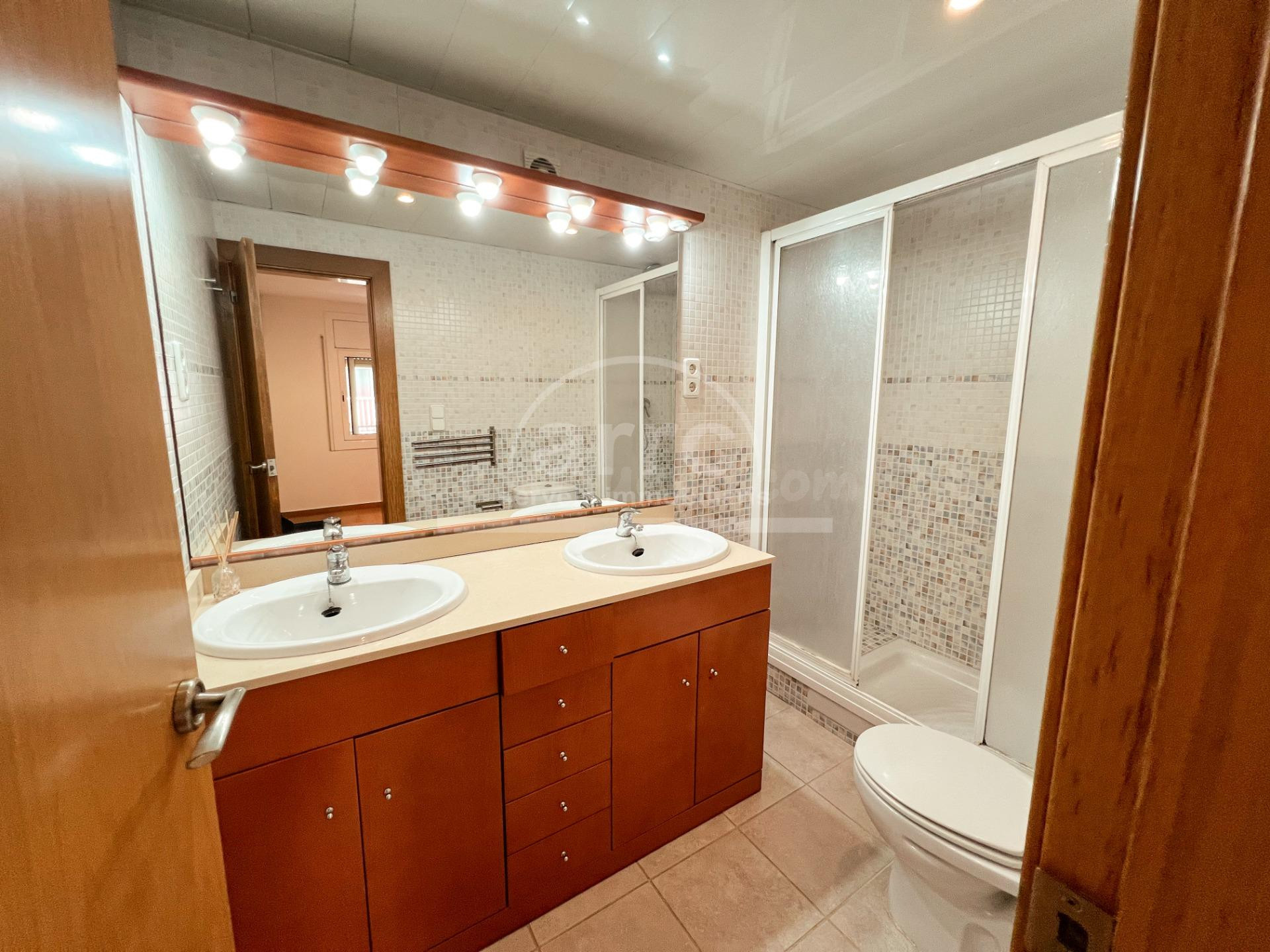 Ático con terraza privada de 60 m2, cerca del mar y de la es - foto 5