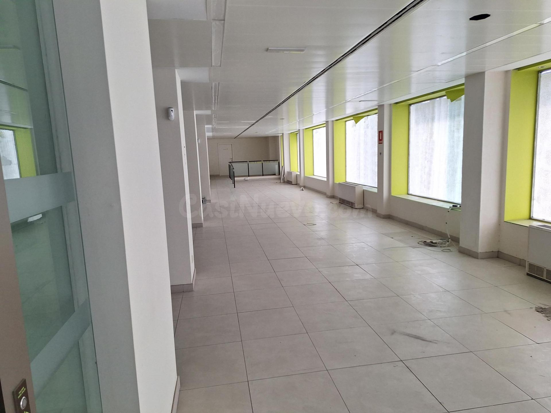 SE ALQUILA LOCAL EN PZA DE COLON. MAJADAHONDA - foto 5
